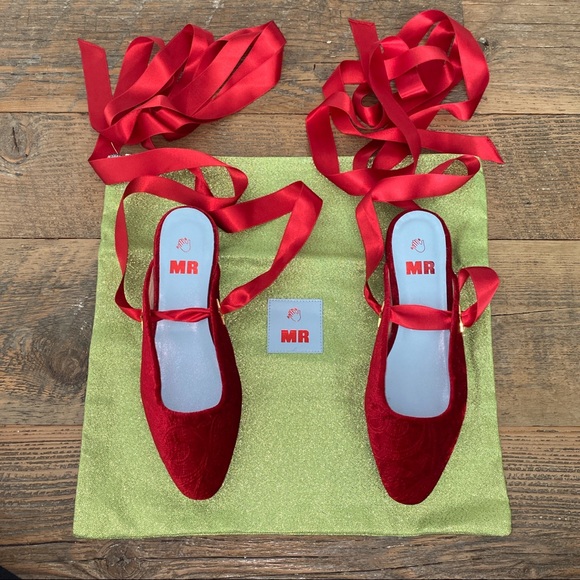 MR BY MAN REPELLER Red Ballet Velvet Flats - Picture 4 of 4